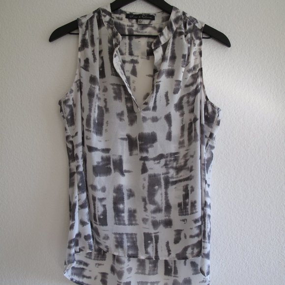ROSE & OLIVE Grey and White Chiffon Top - Picture 1 of 9